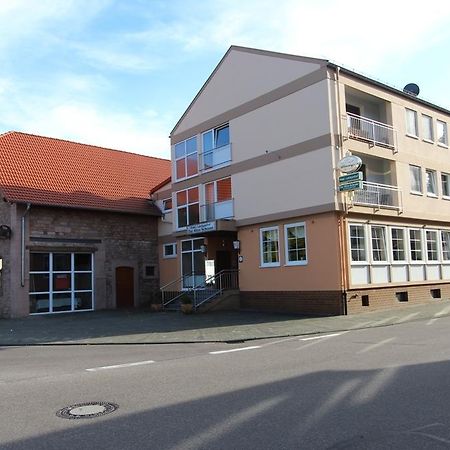 Hotel Landgasthof Zur Alten Scheune Zweibruecken Exterior photo